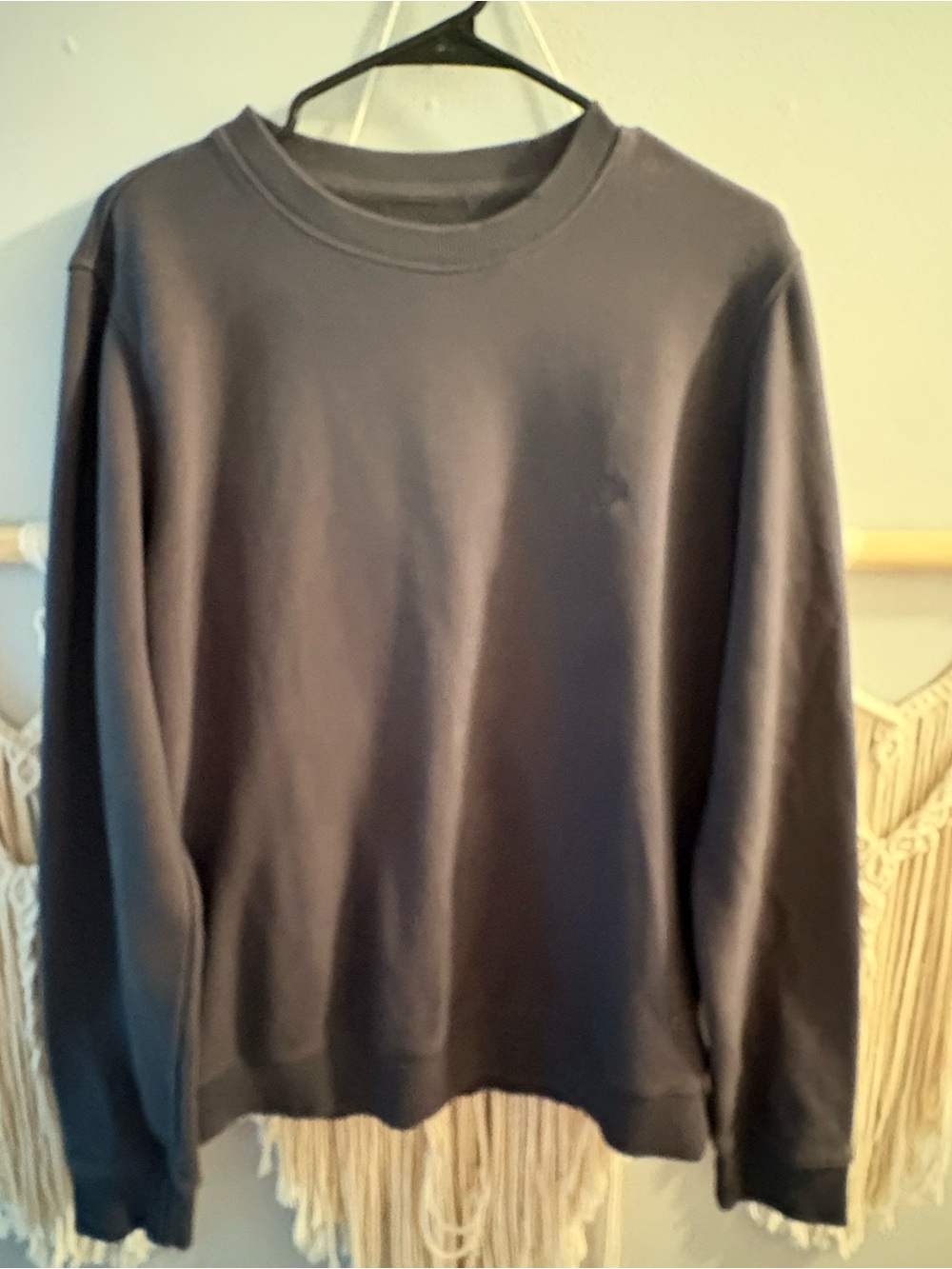 Vuori medium Crewneck Sweater in Charcoal Gray EUC $148 retail